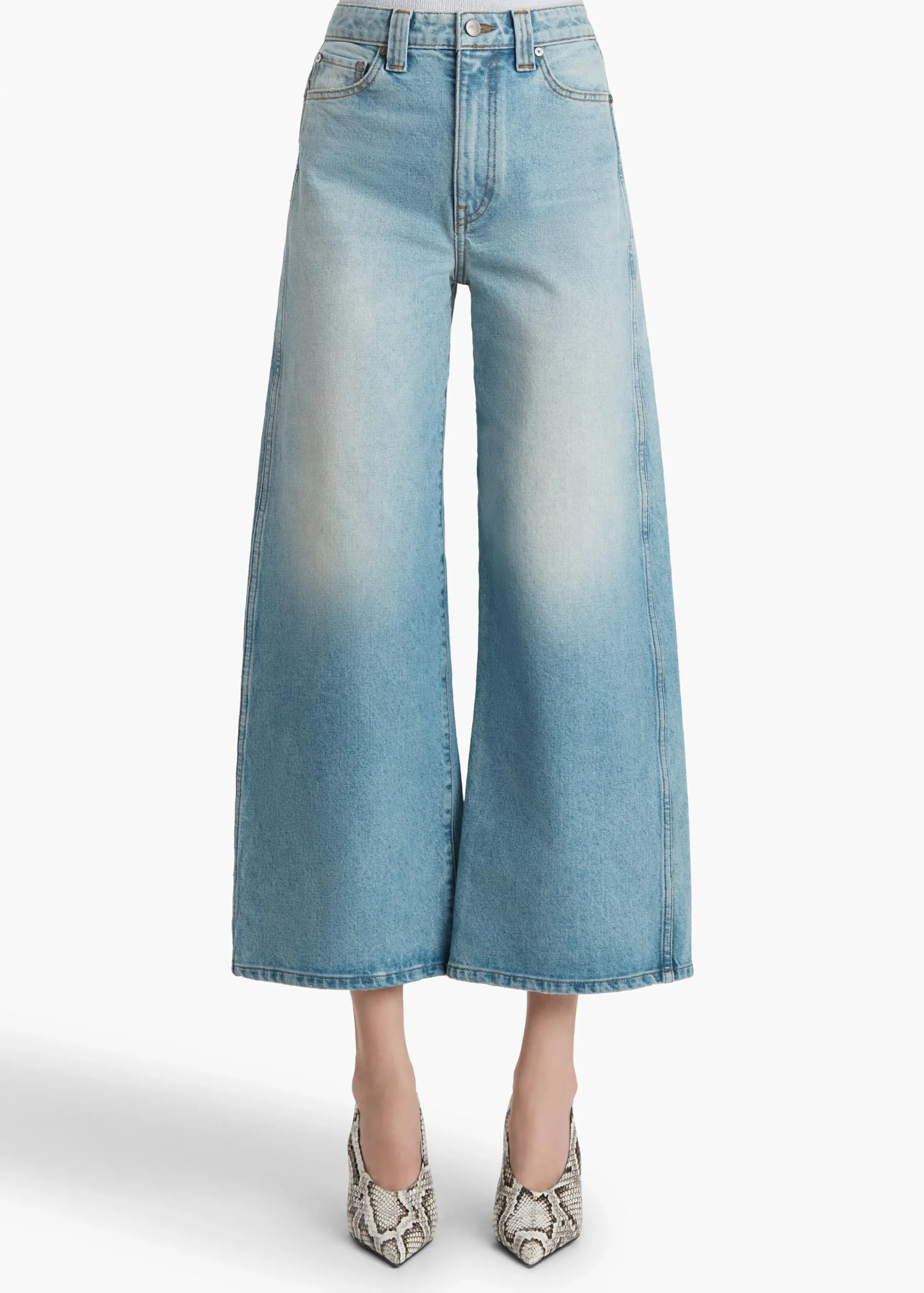 Delina Jean in|Khaite Online
