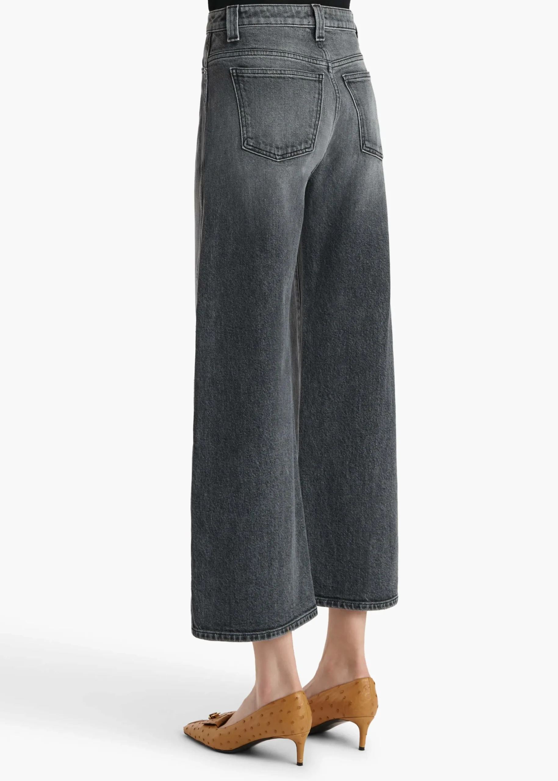 Delina Jean in|Khaite Online