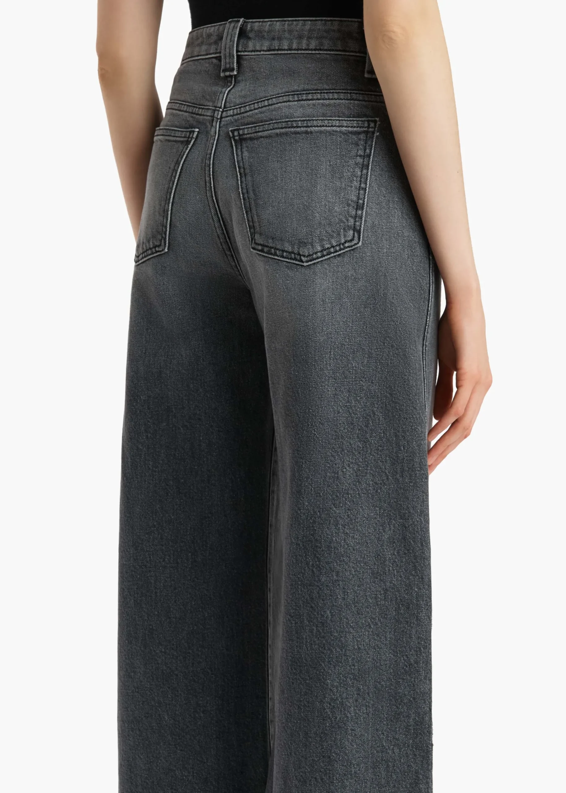 Delina Jean in|Khaite Online