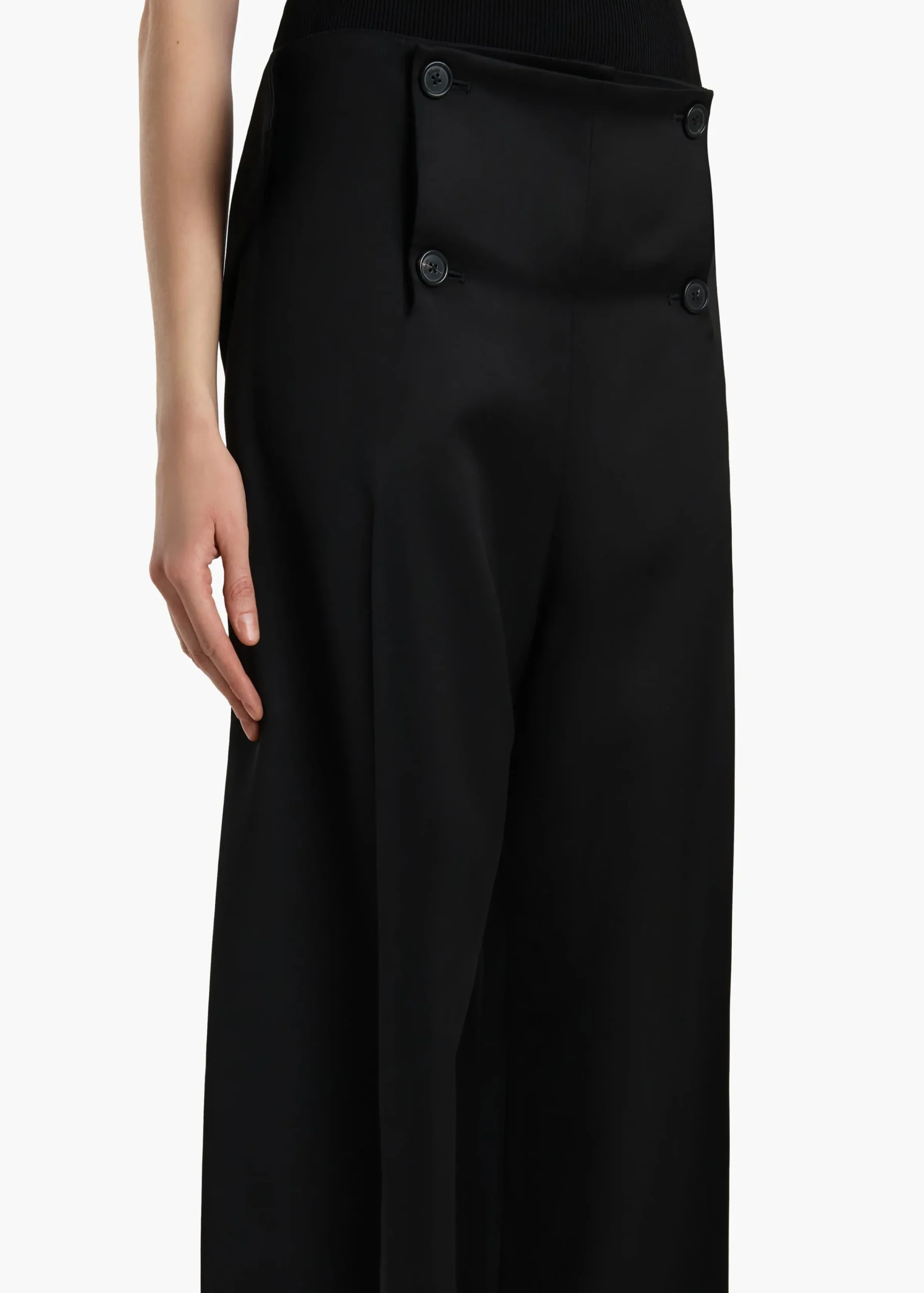 Ila Pant in|Khaite Discount