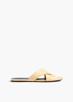 Liria Flat Sandal in|Khaite New