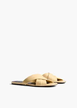Liria Flat Sandal in|Khaite New