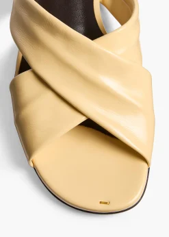 Liria Flat Sandal in|Khaite New