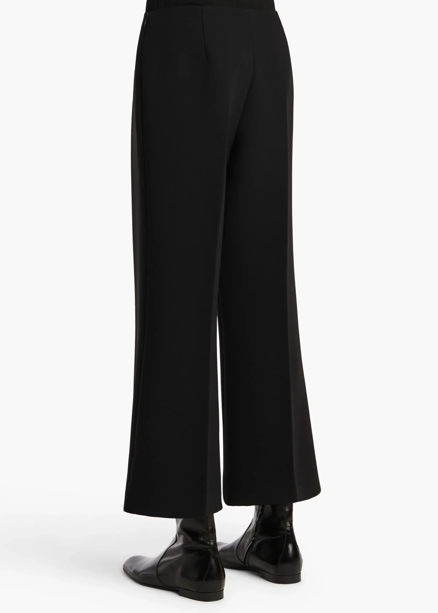 Walter Pant in|Khaite Online