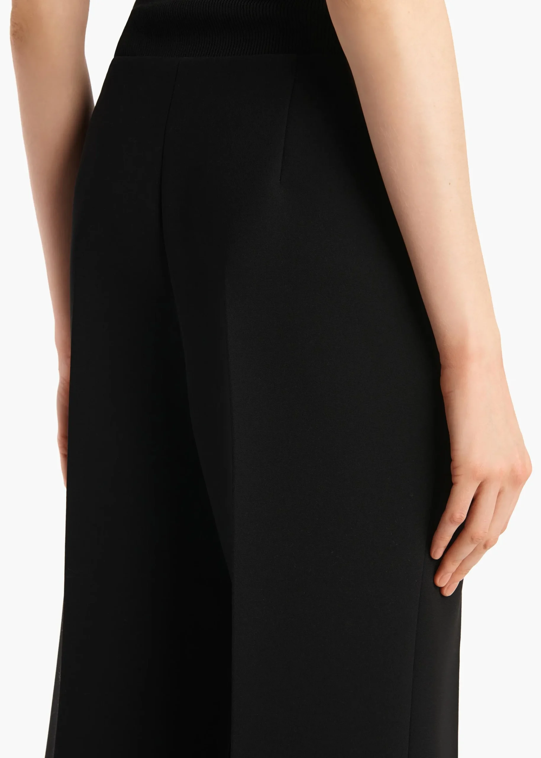 Walter Pant in|Khaite Online